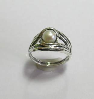 encircled pearl ring by Tamir Zuman