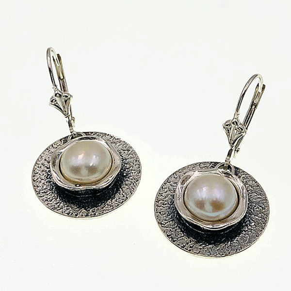 pearl in sterling earring