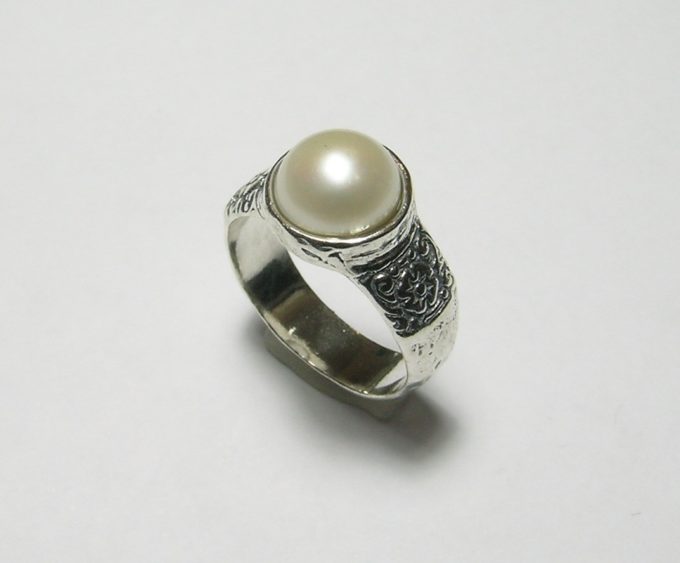 white pearl ring by Tamir Zuman