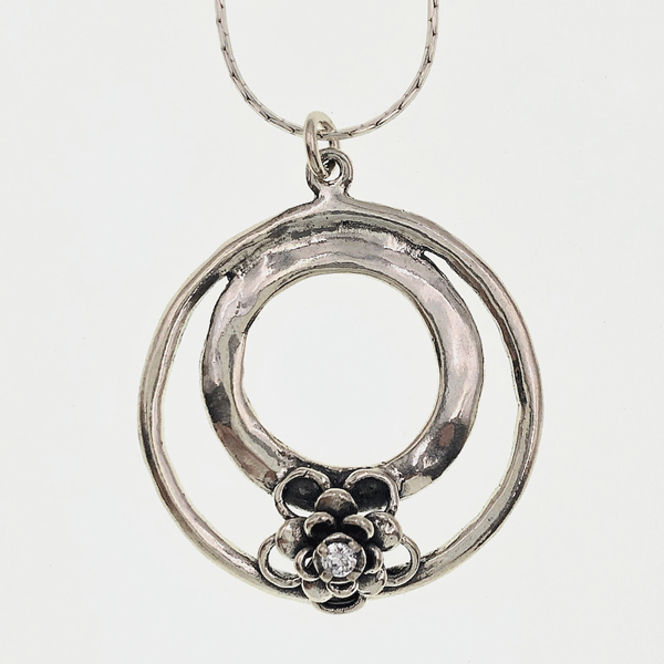 flower in circle necklace